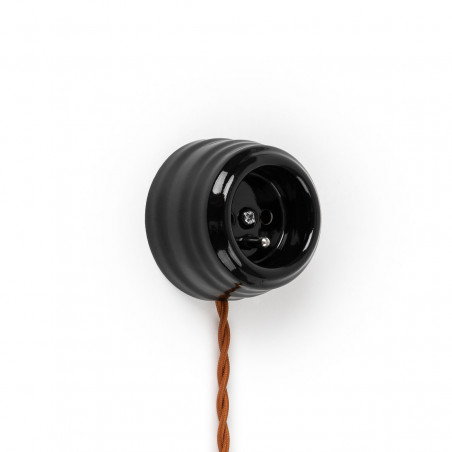 Rustykalne ceramiczne gniazdo natynkowe z bolcem uziemiającym typu French w stylu retro z falbanką - czarne Antica Alkri