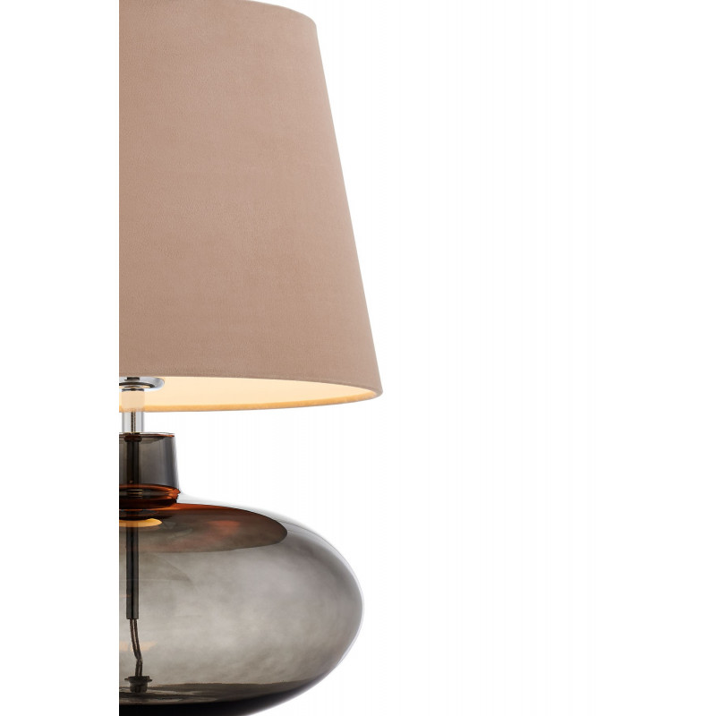 Lampa stojąca SAWA VELVET beżowy aksamitny abażur na szklanej dymnej podstawie z dodatkami w kolorze chromu KASPA