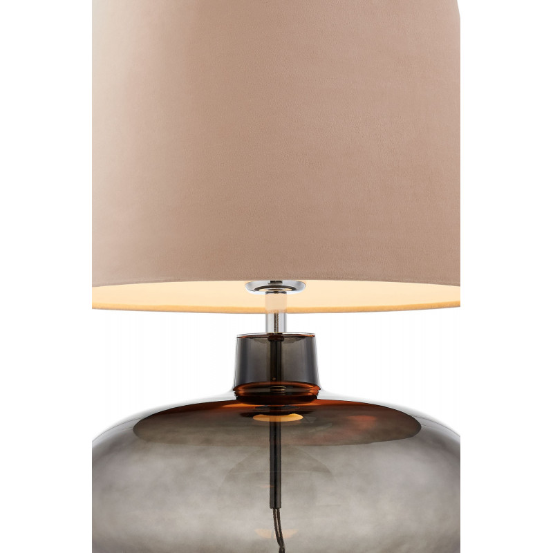 Lampa stojąca SAWA VELVET beżowy aksamitny abażur na szklanej dymnej podstawie z dodatkami w kolorze chromu KASPA
