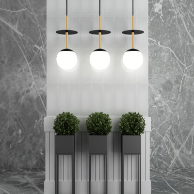 Sufitowa lampa wisząca PLAAT BRASS biały klosz, rurki z mosiądzu i czarne mocowanie UMMO