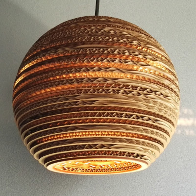 Sufitowa biała lampa wisząca z tektury SFERA 25 lampa ekologiczna SOOA