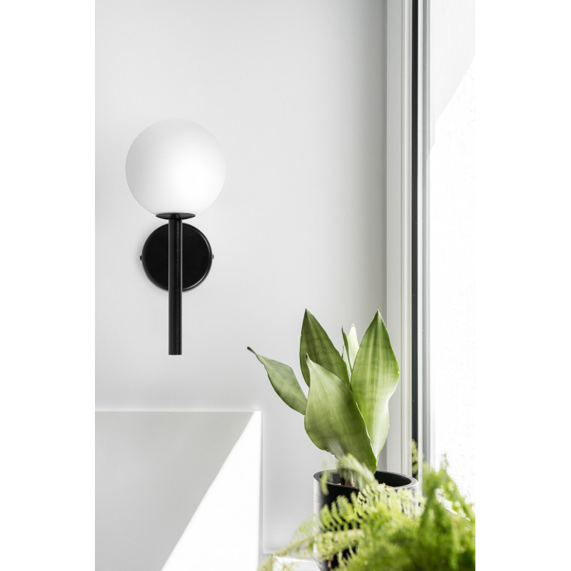 Decorative black wall lamp KOP A black wall lamp UMMO