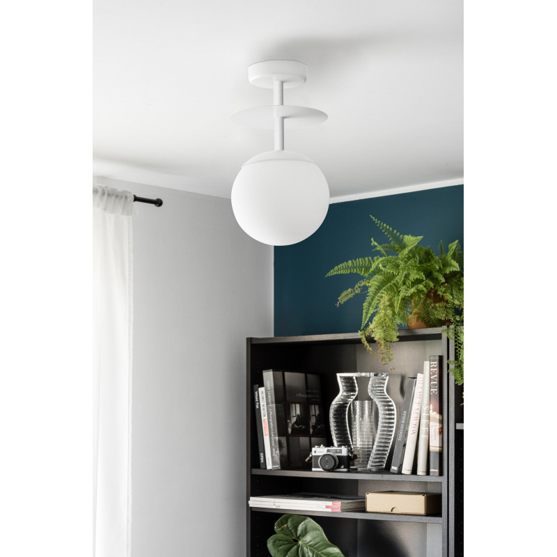 White ceiling lamp PLAAT B white plafond with disk and glass shade UMMO