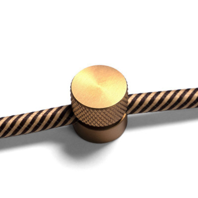UCHWYT PRZEWODU DO INSTALACJI NATYNKOWEJ UCHWYT DO KABLA Sarè - Mosiądz FCM01GO Creative Cable