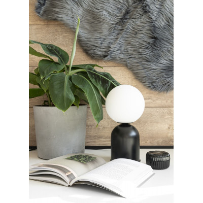 Lampa na stolik LUOTI ST czarna lampa stojąca ze szklanym kloszem UMMO