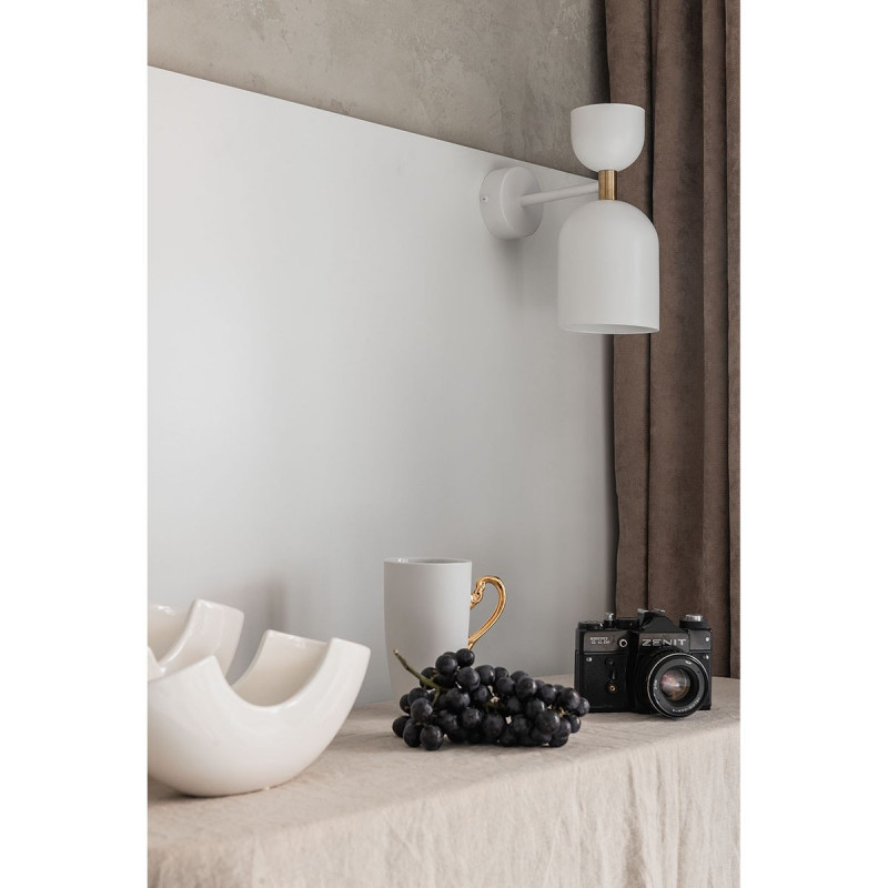 Wall lamp SUPURU white sconce with a brass tube UMMO