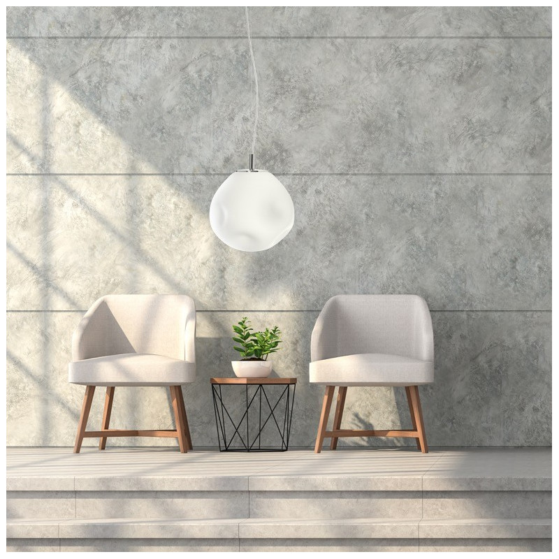 Lampa wisząca CLOE M z mlecznym kloszem na chromowanym zawieszeniu KASPA