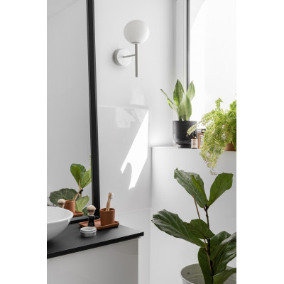 Decorative white wall lamp KOP A white wall lamp UMMO