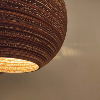 Sufitowa lampa wisząca z tektury SFERA 75 lampa ekologiczna SOOA