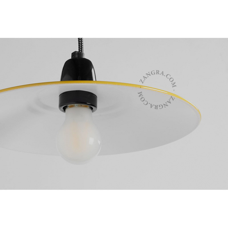 Porcelanowa lampa wisząca Alexis z emaliowanym kloszem czarno-żółta Zangra