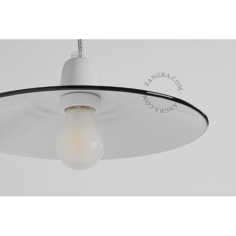 Porcelanowa lampa wisząca Alexis z emaliowanym kloszem biało-czerwona Zangra