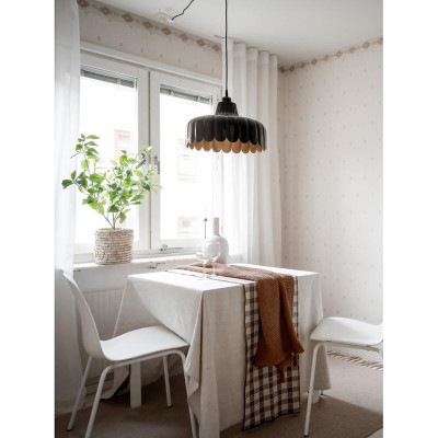 Metalowa lampa wisząca Wells 43 cm czarna PR HOME
