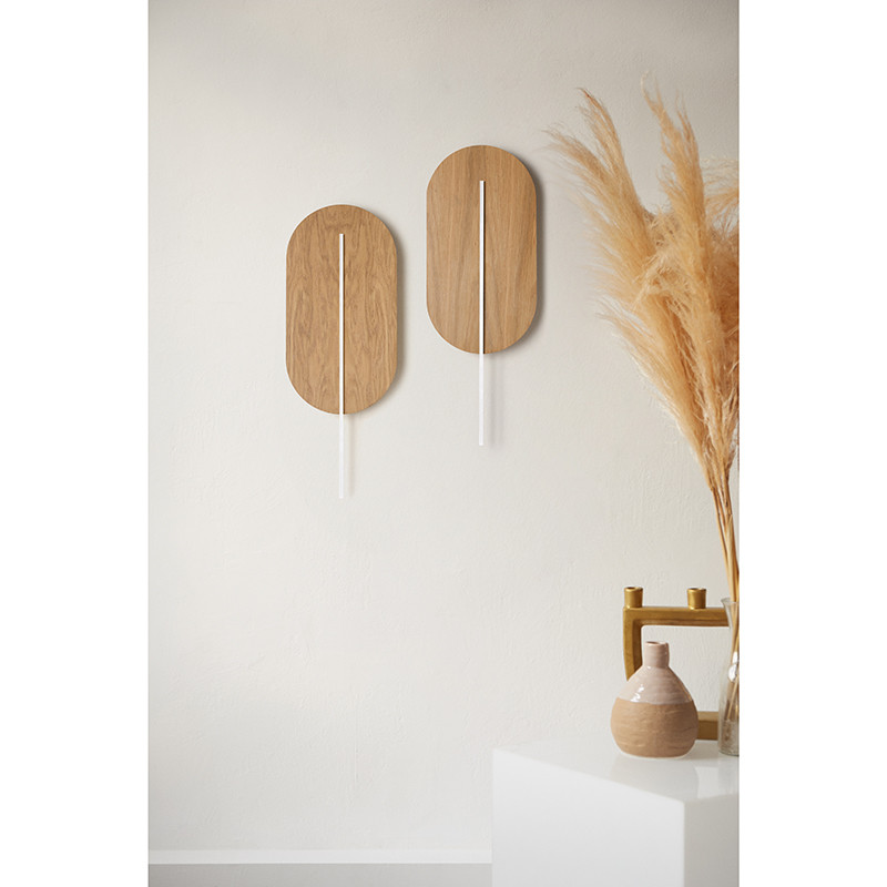 ROKKE WOOD wooden wall lamp with a white decorative element UMMO