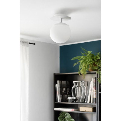 White wall lamp PLAAT C white sconce with disk and glass shade IP44 UMMO