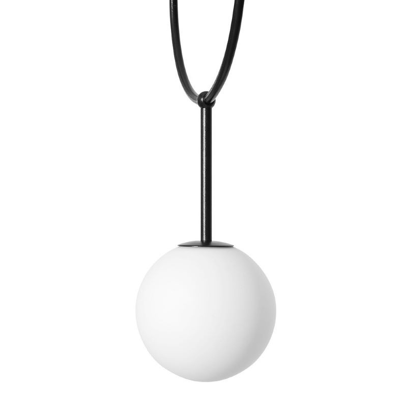 Lampa wisząca ISUULLA A czarna okrągła rama z białym szklanym kloszem z podwyższoną szczelnością IP44 UMMO