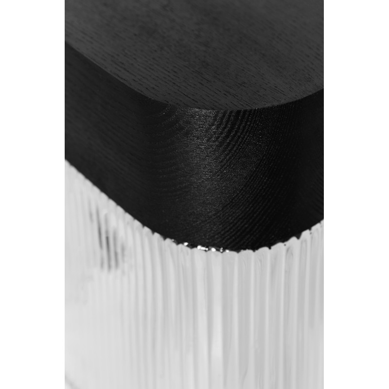 Black FLUMINA W A wall lamp with a grooved lampshade and a wooden base UMMO
