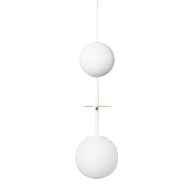 Lampa wisząca OIO A biała z drewnianą kulą i dekoracyjnym mosiężnym elementem UMMO