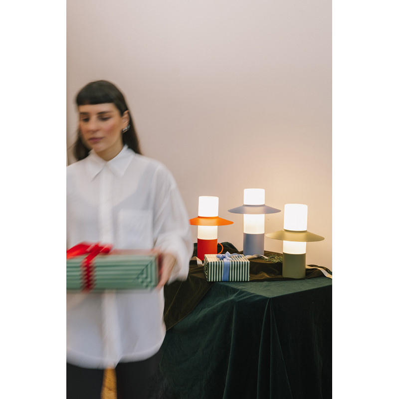 Czarna lampa stołowa CAPONIO ST z mlecznym kloszem UMMO