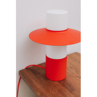 Biała lampa stołowa CAPONIO ST z mlecznym kloszem UMMO