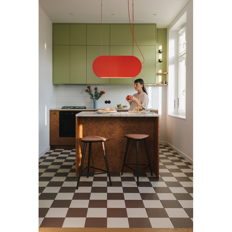 Red-orange MALUMI A hanging lamp with a built-in 3000K LED panel UMMO