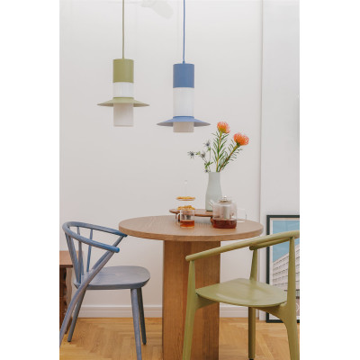 Niebieska lampa wisząca CAPONIO A z mlecznym kloszem UMMO