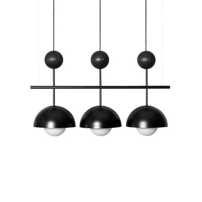 Potrójna lampa wisząca KELLO B na czarnym stelażu z trzema drewnianymi kulami UMMO