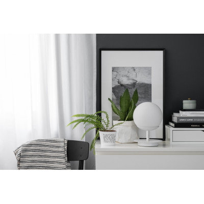 White table lamp PLAAT ST white standing lamp with disk and glass shade UMMO