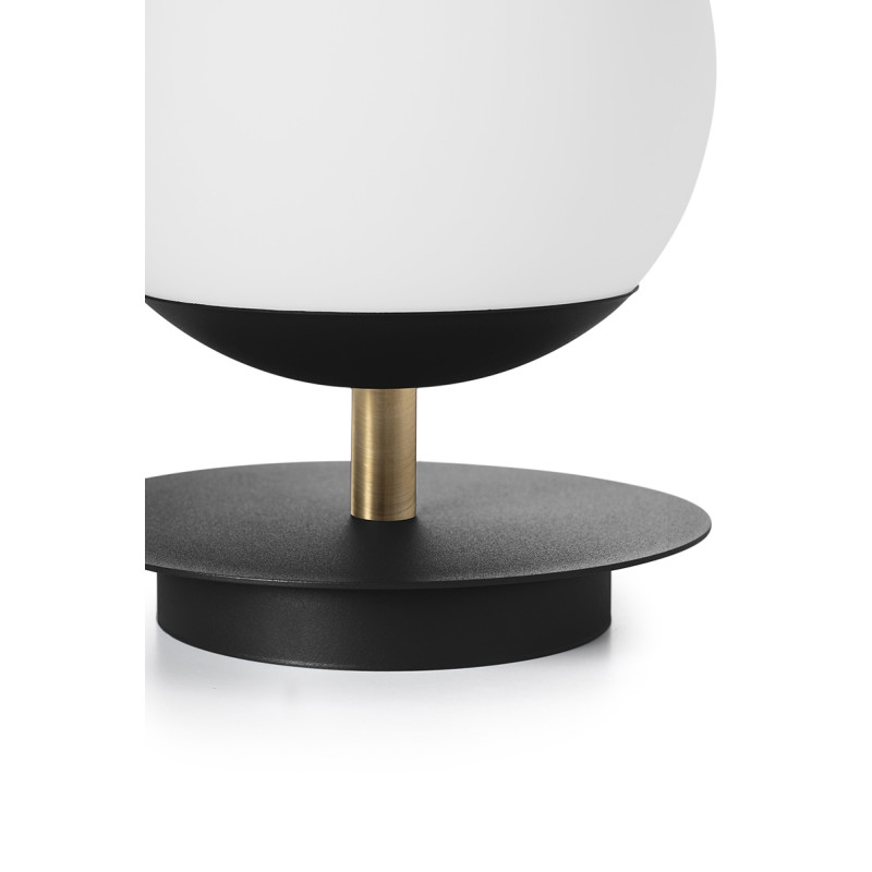 Black PLAAT ST table lamp with disc, glass shade and brass detail – UMMO