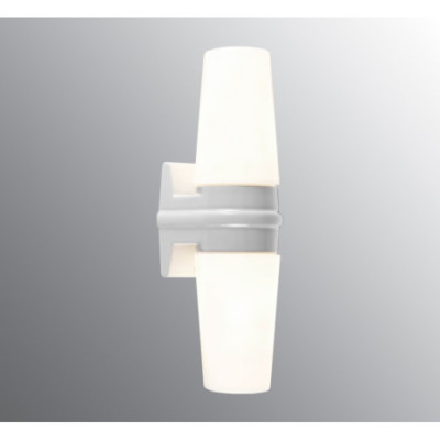 Biała lampa sufitowa, ścienna Bernadotte Double E14, 2 x max 40W, porcelanowa oprawa IP44 z mlecznym kloszem Ifö Electric