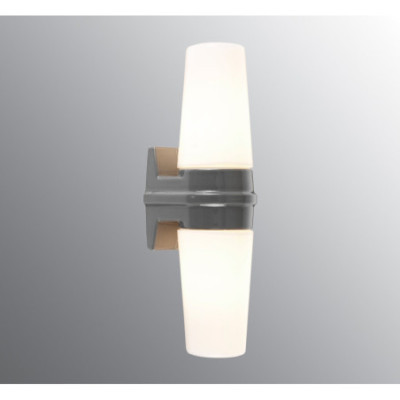 Szara lampa ścienna Bernadotte Double E14, 2 x max 40W, porcelanowa oprawa IP20 z mlecznym kloszem Ifö Electric