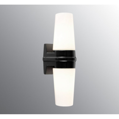 Czarna lampa ścienna Bernadotte Double E14, 2 x max 40W, porcelanowa oprawa IP20 z mlecznym kloszem Ifö Electric