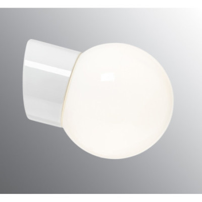 Biała lampa ścienna Classic Globe 150 LED 8W 3000K 800lm porcelanowa oprawa IP54 z mlecznym kloszem Ifö Electric