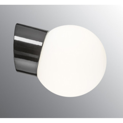 Czarna lampa ścienna Classic Globe 150 LED 8W 3000K 800lm porcelanowa oprawa IP54 z mlecznym matowym kloszem Ifö Electric