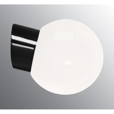 Czarna lampa ścienna Classic Globe 180 E27,maks. 75W, porcelanowa oprawa IP54 z mlecznym kloszem Ifö Electric