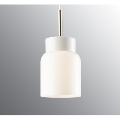 Biała lampa wisząca Smycka Tova porcelanowa oprawa z mlecznym kloszem Ifö Electric
