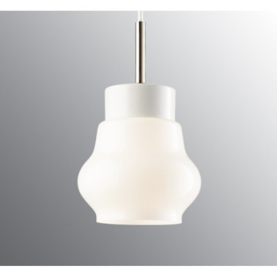 Biała lampa wisząca Smycka Emma porcelanowa oprawa z mlecznym kloszem Ifö Electric