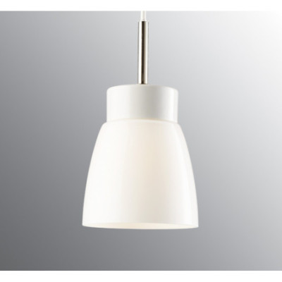 Biała lampa wisząca Smycka Klara porcelanowa oprawa z mlecznym kloszem Ifö Electric