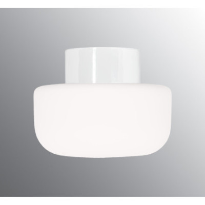 Biała lampa sufitowa, ścienna Solenne 210 porcelanowa oprawa IP44 z mlecznym matowym kloszem Ifö Electric