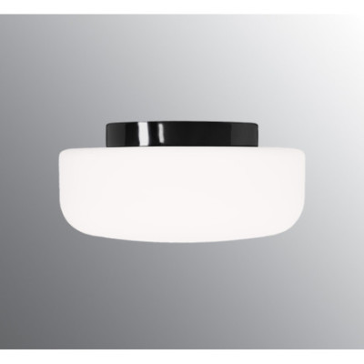 Czarna lampa sufitowa, ścienna Solenne 360 porcelanowa oprawa IP44 z mlecznym matowym kloszem Ifö Electric