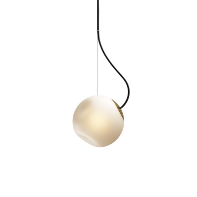 Mosiężna lampa wisząca BRIGHT BAROCCO z czarnym przewodem Nordic Tales