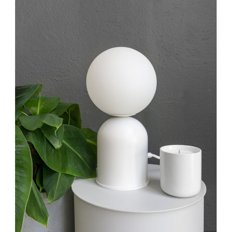 Lampa na stolik LUOTI ST biała lampa stojąca ze szklanym kloszem UMMO