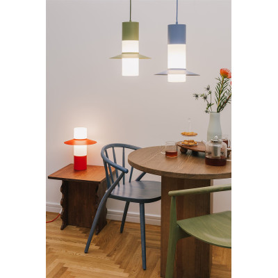 Różowa lampa wisząca CAPONIO A z mlecznym kloszem UMMO 24h
