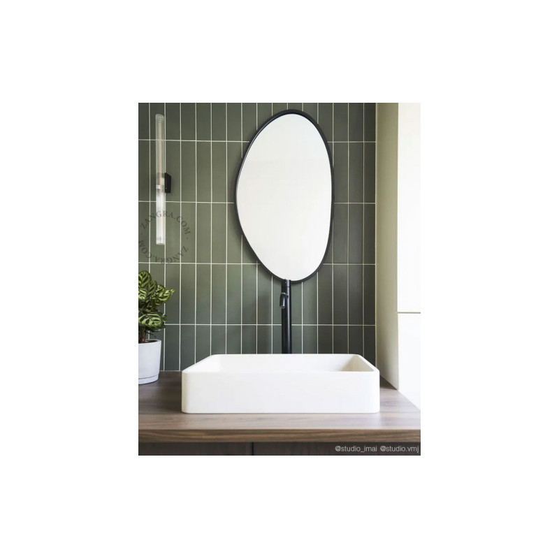 Porcelanowa lampa ścienna Clara S14d z żebrowaną liniową żarówką 50cm czarna Zangra