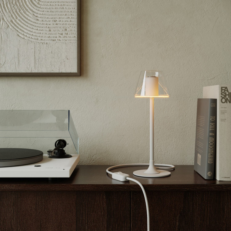 Creative-Cables MAG-Y White Table Lamp with Clear Ghost G07 Bulb
