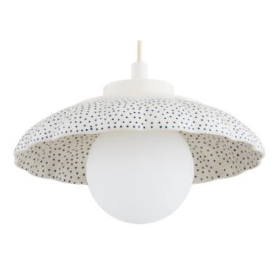 Biała ceramiczna lampa wisząca BOLL w kształcie muszli z mlecznym kloszem Argon x Bolesławiec