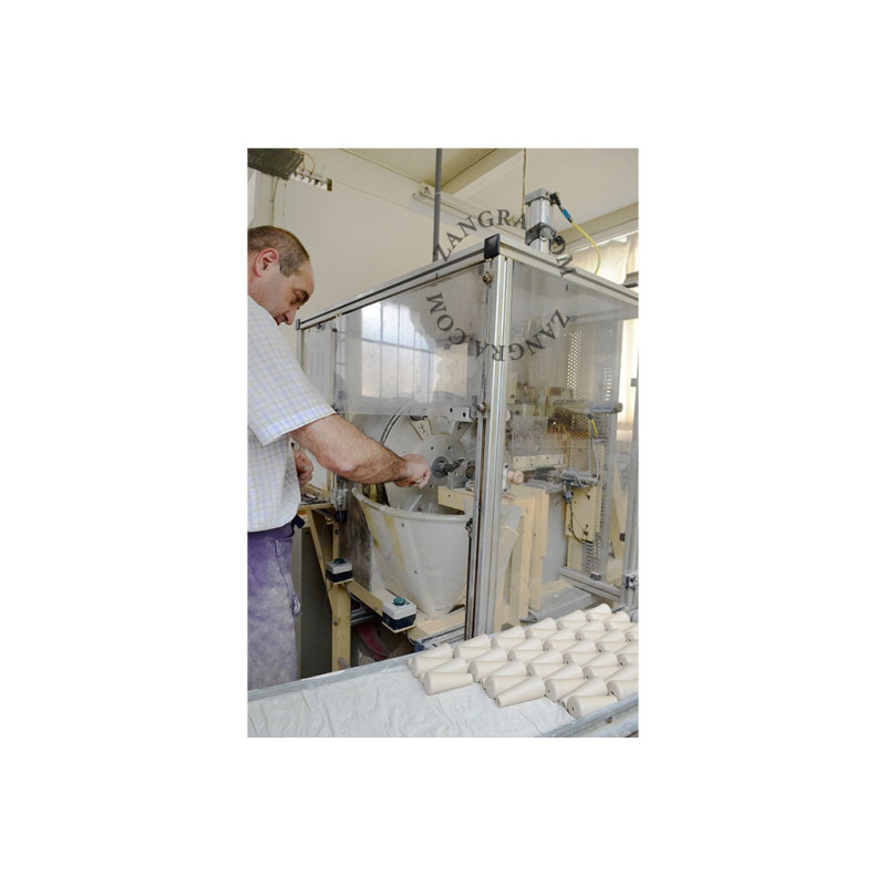 White porcelain door handle Zangra