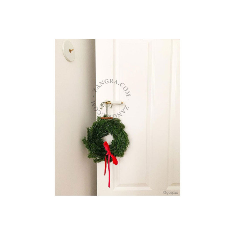 White porcelain and brass door handle Zangra