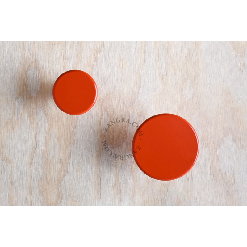 Red lacquered brass hook - 4 cm diameter Zangra