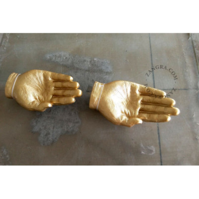 Gold hand-shaped trinket dish Zangra