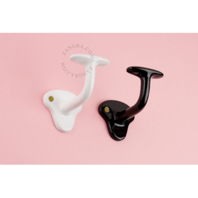 Chloe enamelled cast iron wall hook – black Zangra